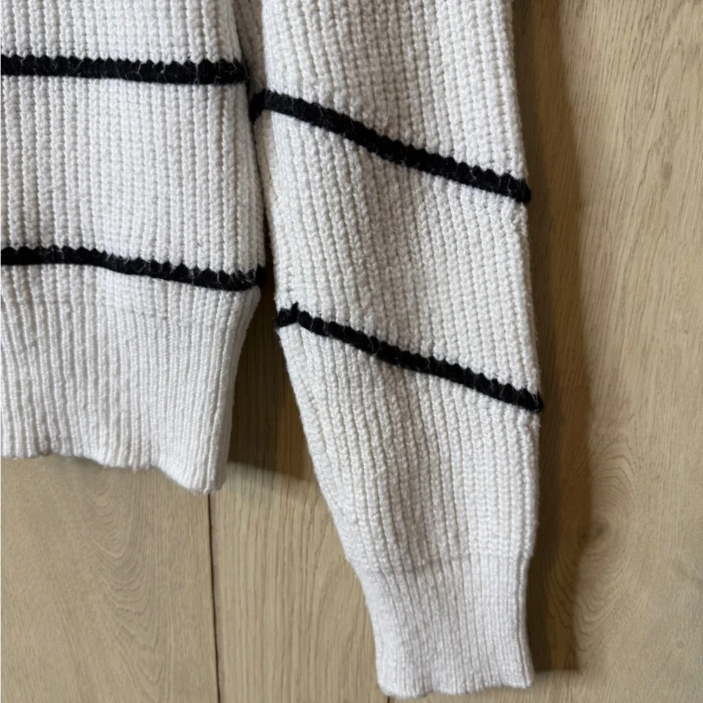 White House Black Market Sweater - Picture 7 of 9